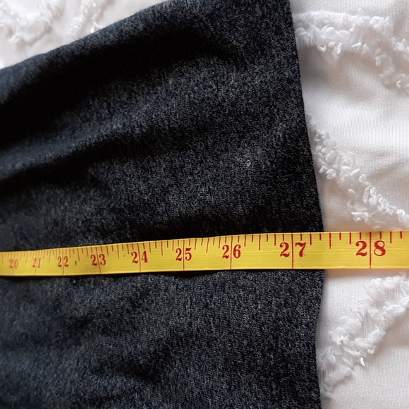 Old Navy t-shirt.short sleeve  Gray.  Medium. - Picture 7 of 8